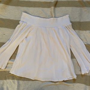 ⚪️White Off-The-Shoulder Flowy Shirt⚪️